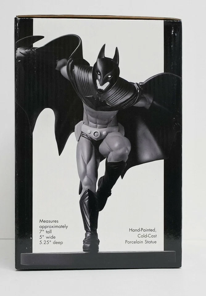 Batman Black and White Statue Gotham Knight 2 Batman low 200 of 3500 MIB - Image 2 of 4