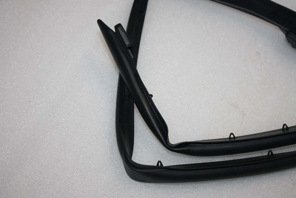 BRAND NEW GENUINE TOYOTA RAV 4V XA50 ENGINE RUBBER SEAL 53395-42080 - Image 3 of 4