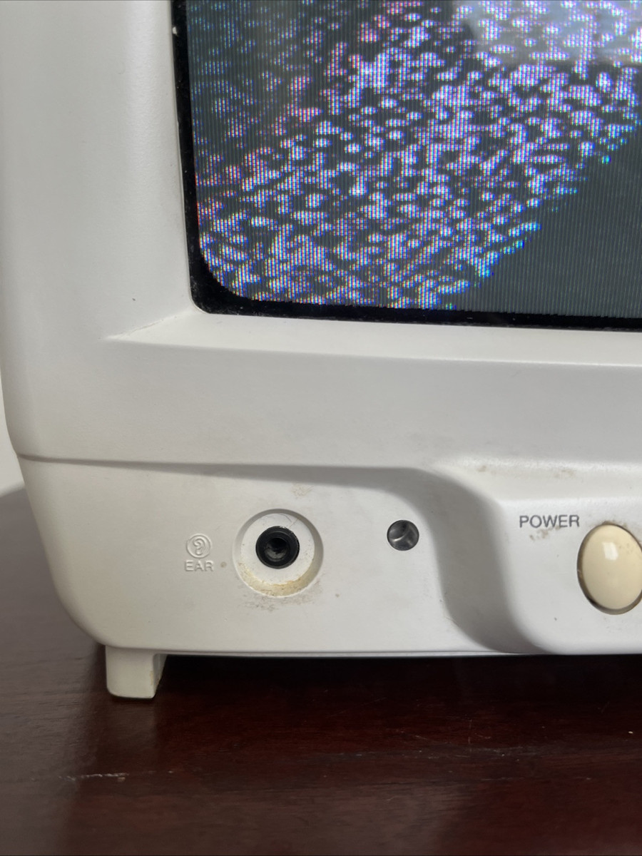 Vintage ADMIRAL 14” CRT TV - Retro Gaming - Model GOJ 12310 Vintage ADMIRAL 14” CRT TV - Retro Gaming - Model GOJ 12310