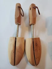 Vintage Pair of  Wooden Cedar Shoe Trees Stretchers Shaper Size M Inserts 