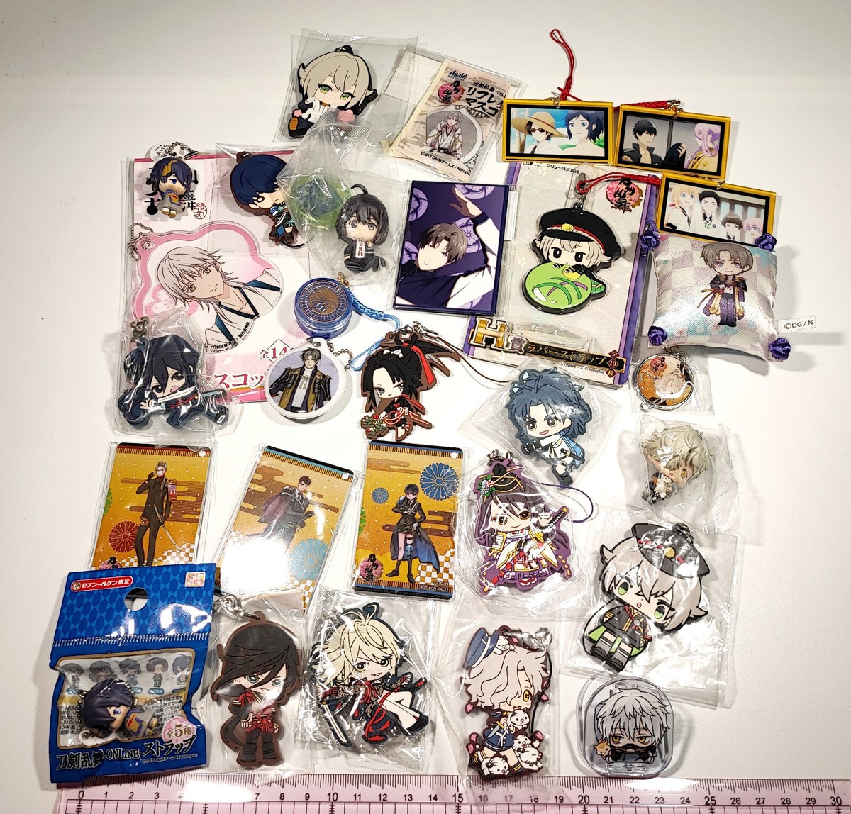 Touken Ranbu Nansen Ichimonji Nakigitsune various 30 item Rubber