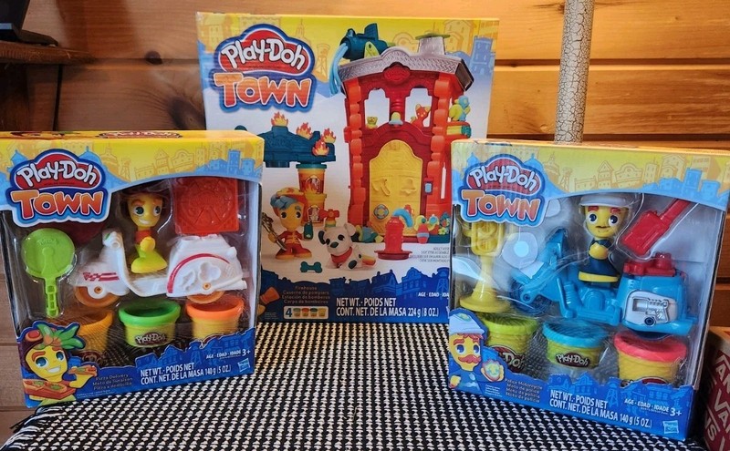 Play-Doh Town Firehouse Playset Mixed Toy Lot Hasbro New/ Sealed 