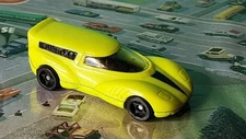 Hot Wheels 1993 1:64 Futuristic Lime Green Racer NEAR MINT Black Tires