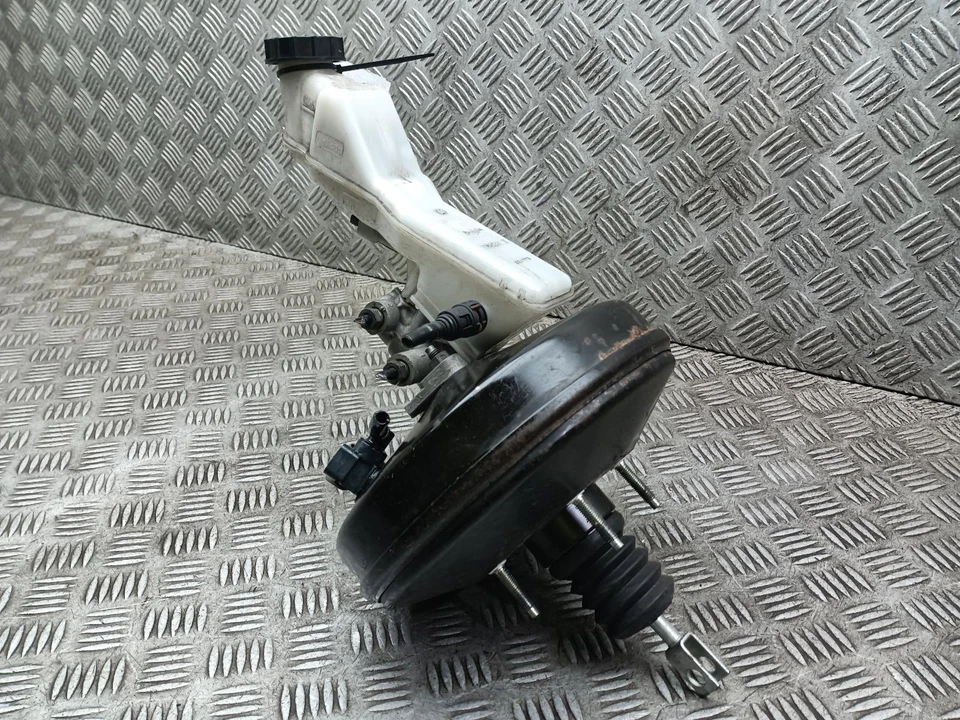 FORD FIESTA BRAKE MASTER CYLINDER SERVO 1.0 PETROL 8V51-2B195-MG MK7 2012 - 18 - Image 2 of 4