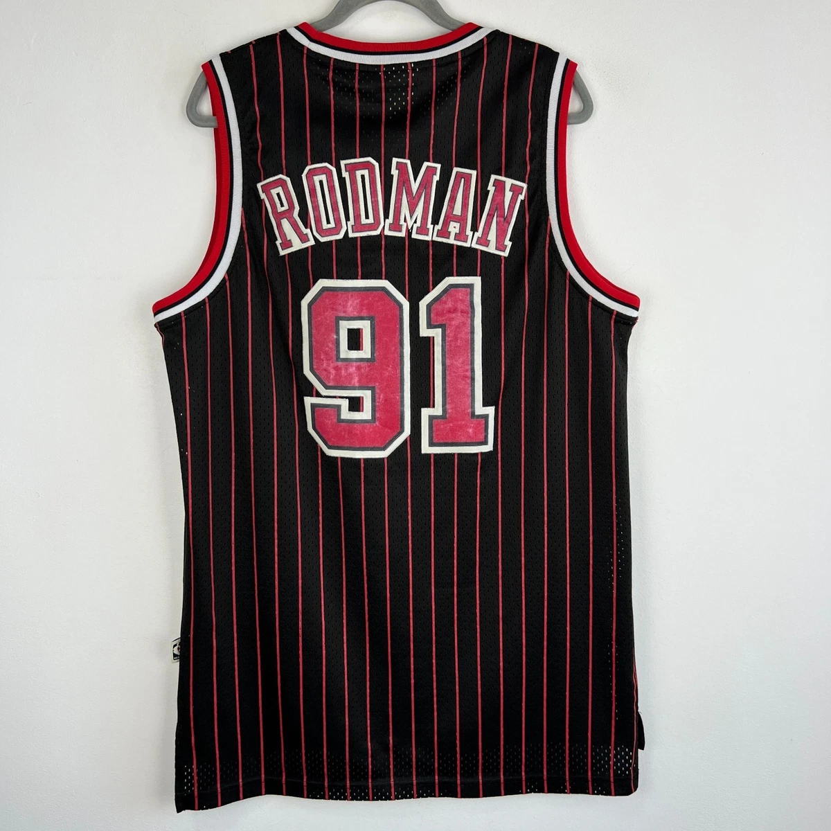 Preços baixos em Adidas Dennis Rodman Chicago Bulls Roupas e