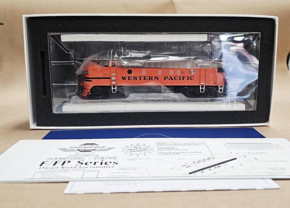 Athearn G22804 HO Western Pacific F7A Diesel Locomotive w/DCC & Sound #914a - Image 2 of 4