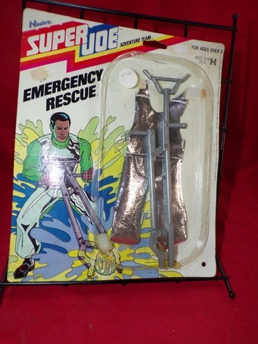 EMERGENCY RESCUE HASBRO SUPER JOE ADVENTURE TEAM OUTFIT ON ORIGINAL CARD