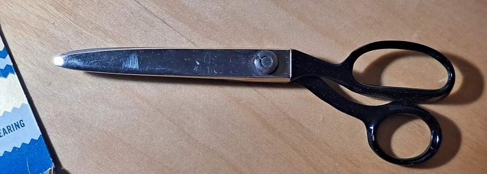 Vtg 1960s WISS CB-9 Pinking Shears/Black Handles New in Original Box & Packaging - Image 3 of 4