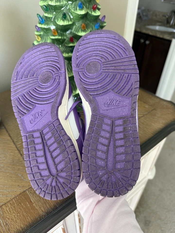 Nike Dunk Low para mujer 8 púrpura y blanco Foto 3 de 4