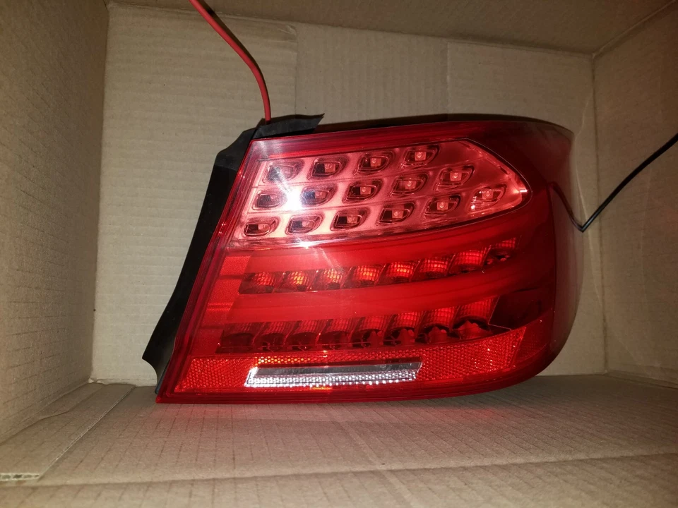BMW 328i 335i xDRIVE M3 2011 2012 2013 CUPÉ PASAJERO LUZ TRASERA LED DERECHA Foto 3 de 4