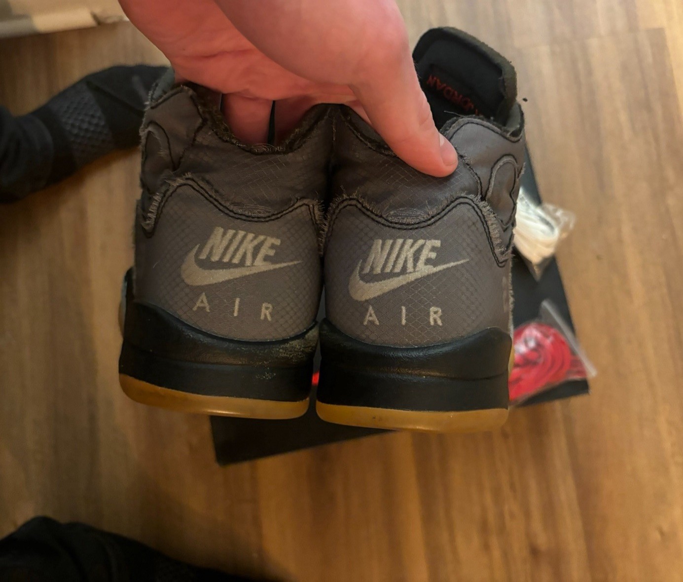 Size 11 - Jordan 5 Retro SP x Off-White Mid Muslin thumbnail 4