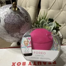 FOREO Luna Fofo Smart Facial Cleansing Brush - Silicone Pink Fuchsia (E4)