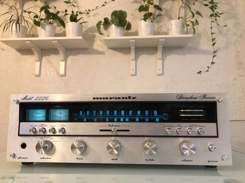 Vintage Marantz 2226 Stereophonic Receiver - Cleaned & New Light bulbs !