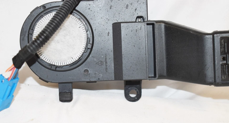 12 13 14 Tahoe Yukon Escalade Silverado Bottom Seat Blower Motor 22873117 B3E04 - Image 3 of 4