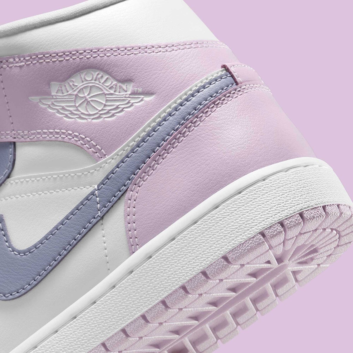 シューズ(女性用) Nike Women's Air Jordan 1 Mid セール】エア ジョーダン 1 MID ウィメンズシューズ/Air Jordan