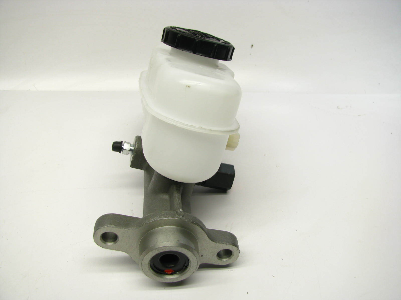 19982000 Lincoln Town Car Brake Master Cylinder NM3056 eBay