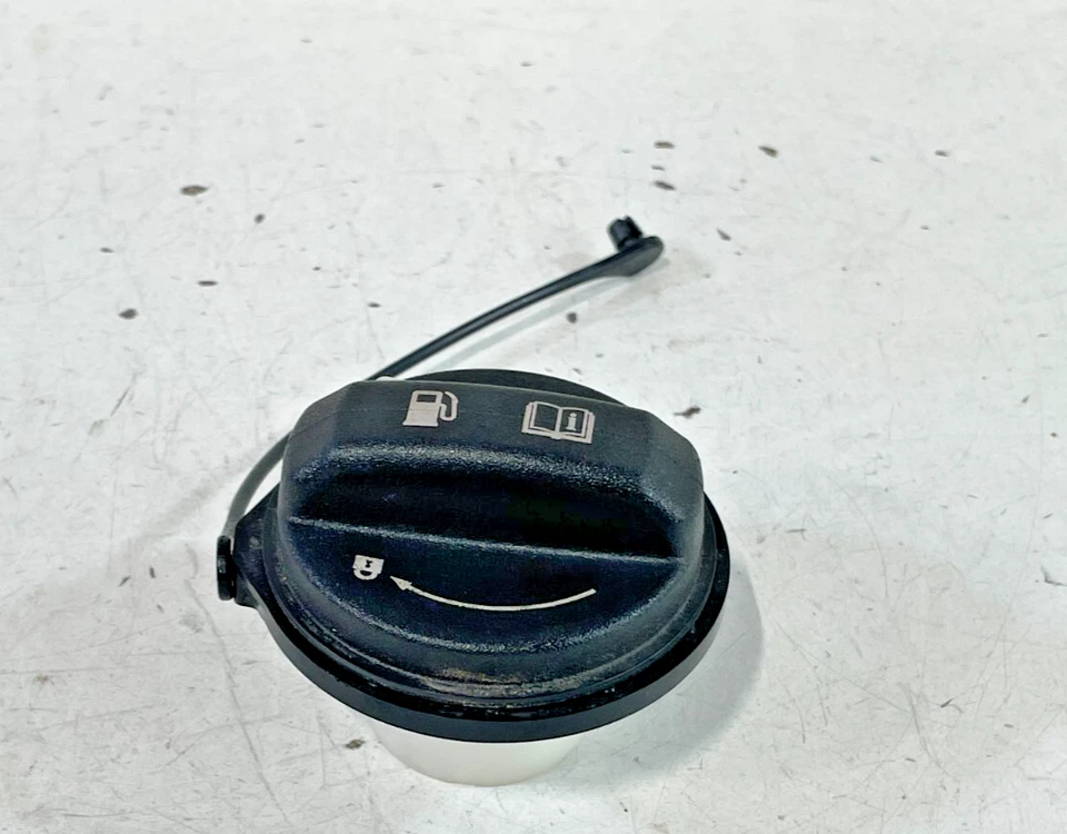 HYUNDAI ELANTRA SANTA FE TUCSON PALISADE REAR FUEL GAS TANK FILLER CAP # 99201A Foto 2 de 4