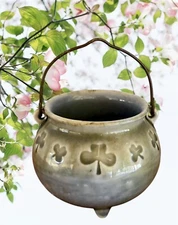 Irish Porcelain Wade Shamrock Clover Cauldron Pot w/ Metal Handle
