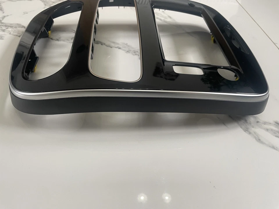 Renault Clio Radio Sat Nav Surround Fascia Panel, Crome And High Gloss Black  - Image 4 of 4