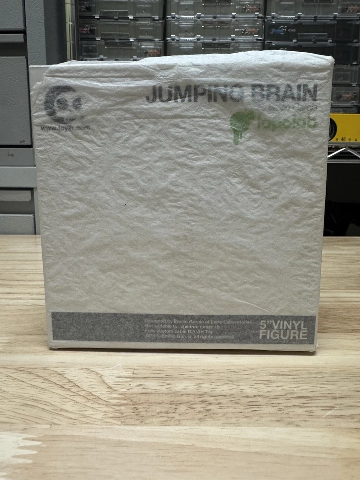 Jumping Brain Frog X Blanco X Emilio Garcia X 5 pulgadas X Laptop X Toy2R Foto 2 de 4