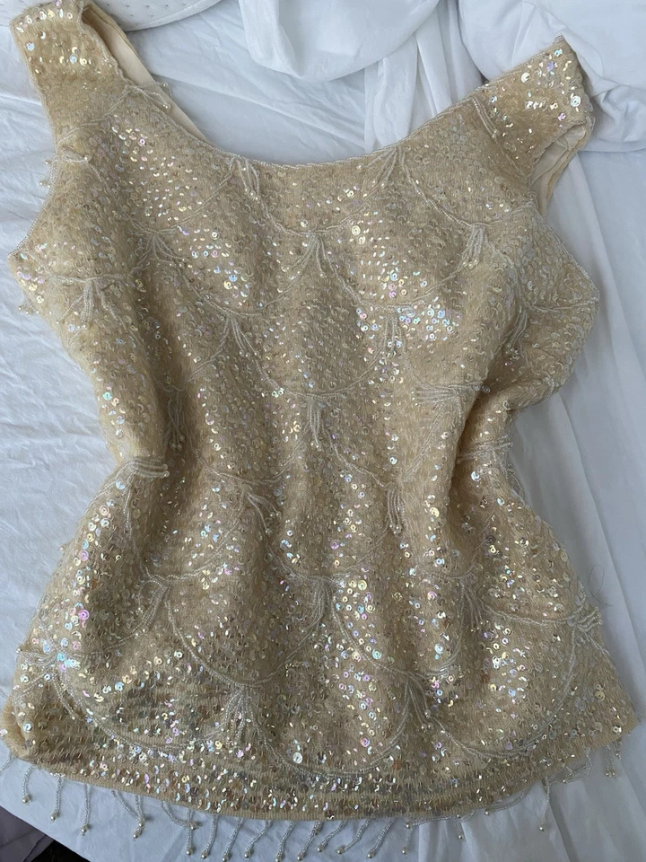 批量 2 件 复古串珠和亮片上衣 – 黑色和香槟衬衫 – S/M — 第 2/4 张图片