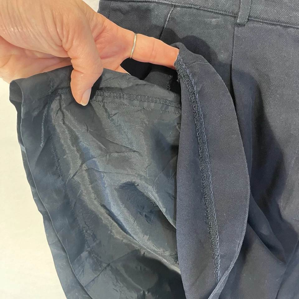 Shorts Feminino Vintage Lauren Ralph Lauren 100% Seda Tamanho 10 Azul Marinho - Imagem 4 de 4