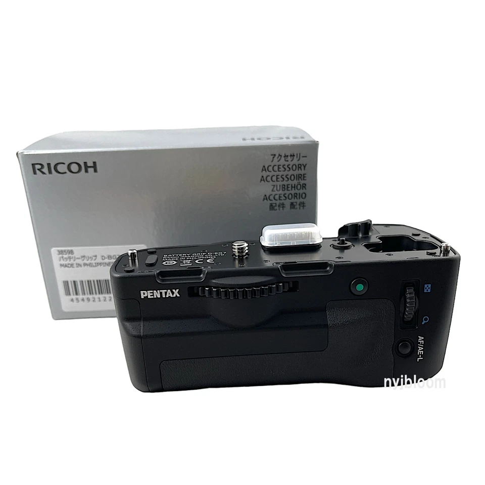New PENTAX D-BG7 Battery Grip for KP Digital Camera - Image 3 of 4