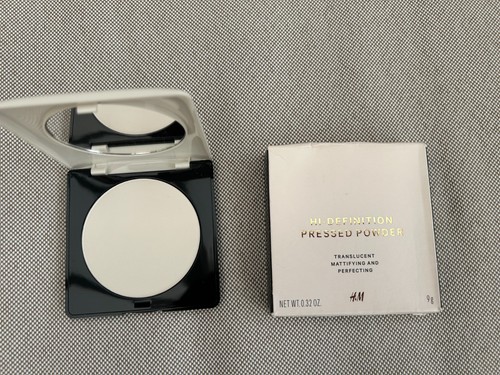 H&M Hi Definition Pressed Powder TRANSLUCENT Mattifying & Perfecting 9g BNIB - Picture 3 of 6