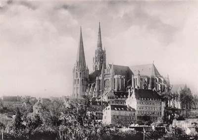 28 CHARTRES LA CATHEDRALE - Photo 1/2
