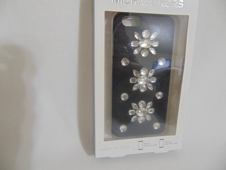 Cubierta Michael Michael Kors con incrustaciones de cuero adornado iPhone 6 MP1524 $75 Foto 2 de 4