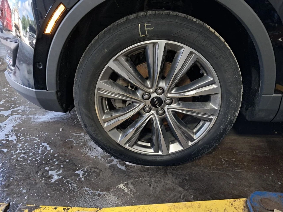 2016 Lincoln MKX Washer Reservoir 2.70L OEM Used 114K Miles C25731 - Image 4 of 4