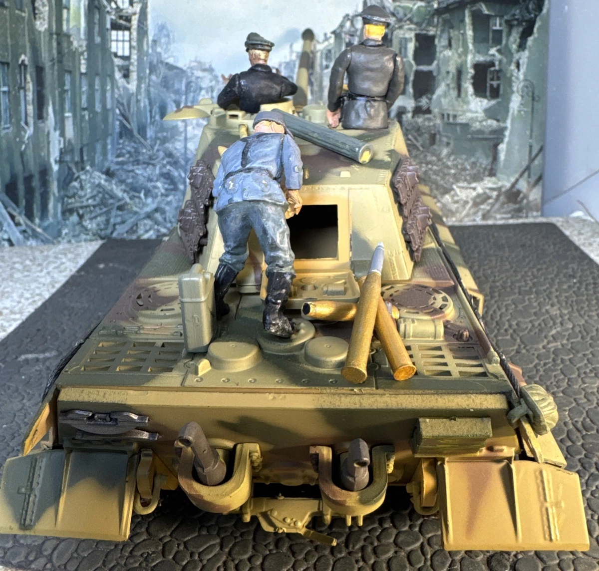 Forces of Valor 1:32 Scale Diecast Tanks & Military Vehicles for