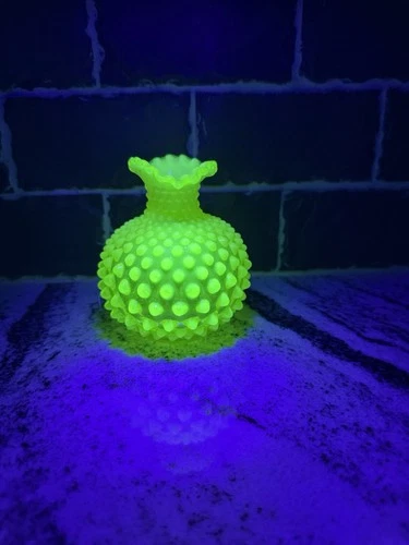 Vintage Fenton Topaz Yellow Opalescent Hobnail Vaseline Uranium Vase Rare