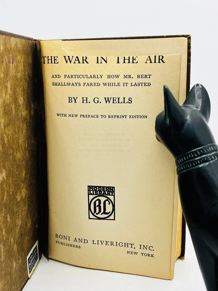 The War in the Air - H G Wells 1917 Modern Library 2nd Printing Leatherette Foto 4 de 4