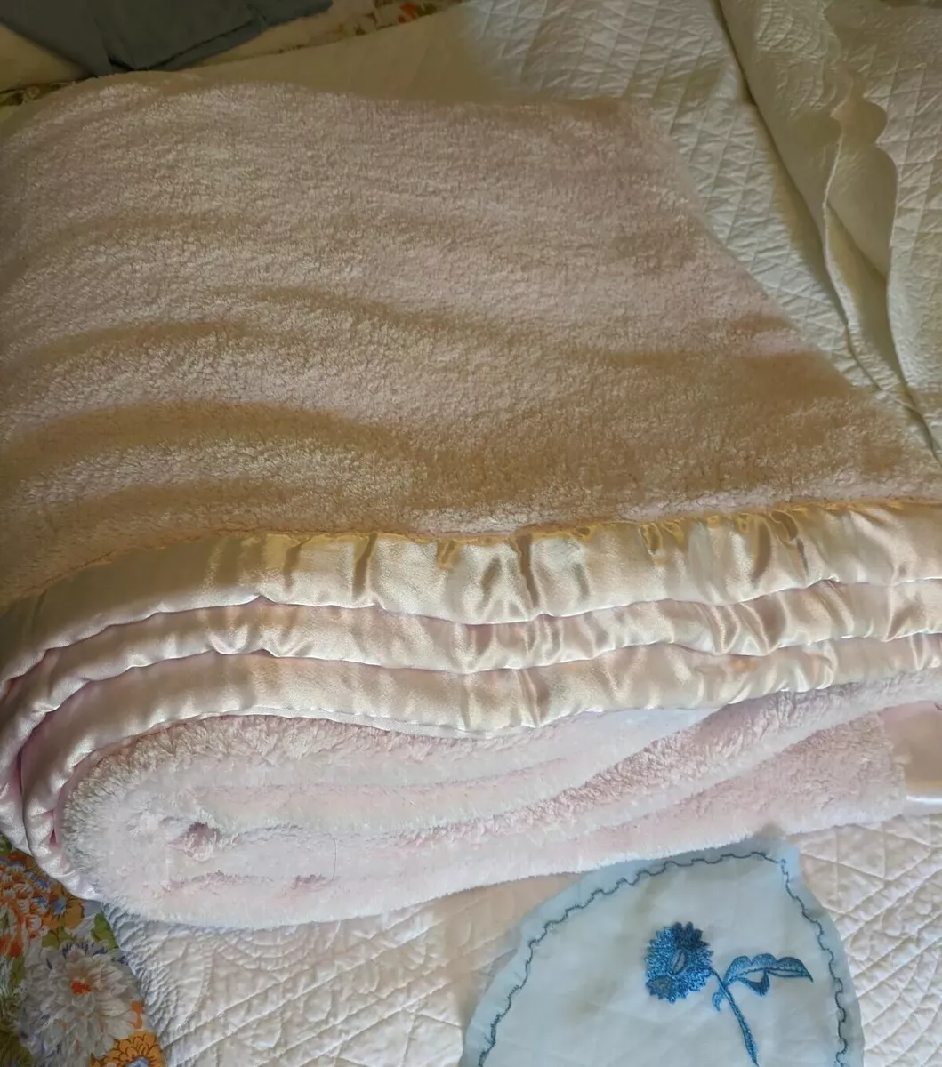 Original Simply Shabby Chic Blanket Satin Trim Easter Egg Pink Queen Two Ply