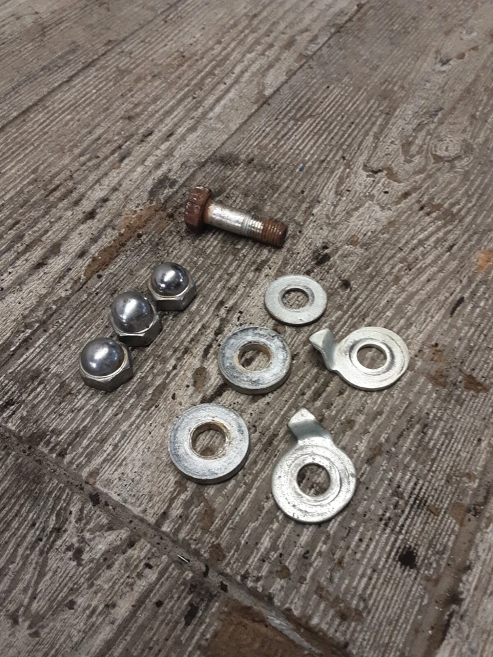 1982 82 82-85 Yamaha Maxim XJ750 XJ 750 Amortiguador trasero Tuercas Accesorios de montaje Foto 3 de 4