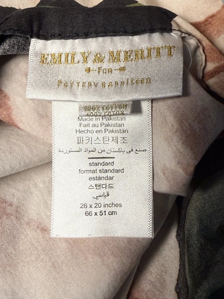 Funda de almohada floral estándar Pottery Barn Teen Emily & Meritt cama de rosas falsa Foto 3 de 4