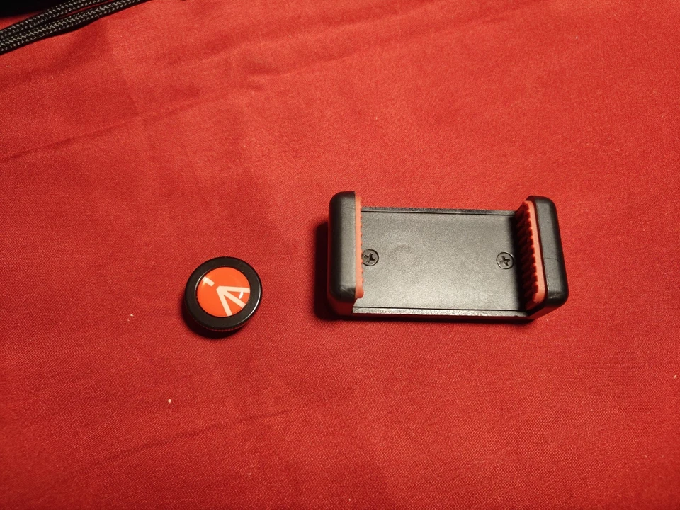 Manfrotto Compact Action MKCOMPACTACN-BK Ball Head Traveler Tripod Black 61" - Image 3 of 4