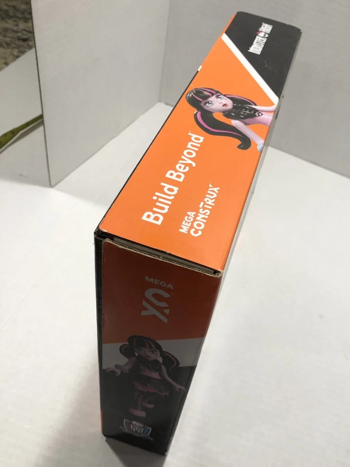 Mega Bloks Construx Monster High Fangtastic Photo Day , w Draculaura, NIB sealed - Image 3 of 4