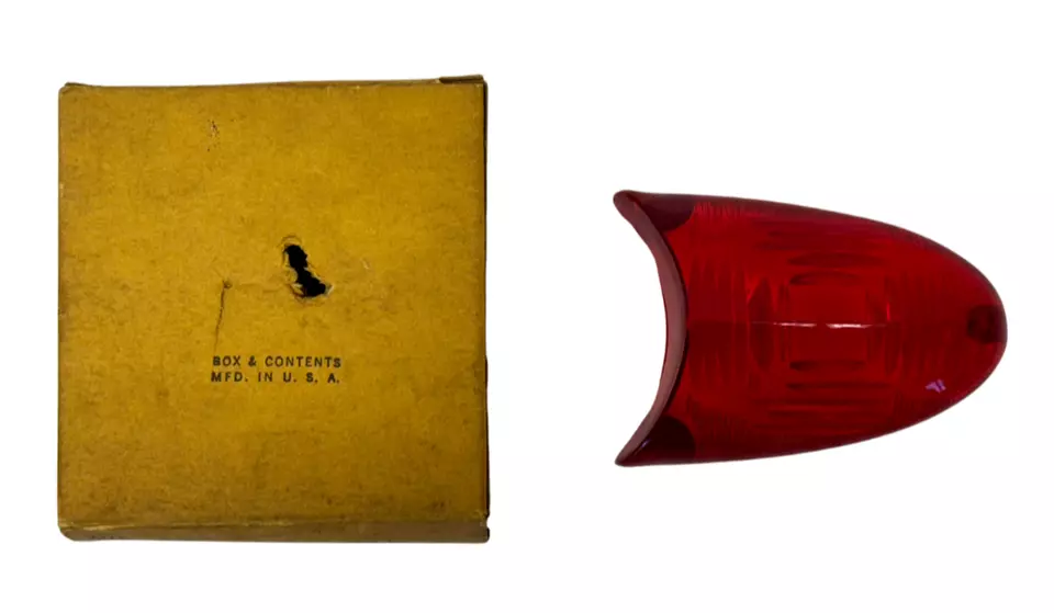 Lente de lámpara de luz trasera Plymouth Savoy Belvedere Plaza 1954 1546438 nuevo en stock Foto 2 de 4