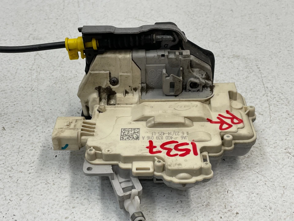 Actuador de cierre de puerta de pasajero trasero derecho Audi S7 2012-2015 1537 OEM Foto 4 de 4