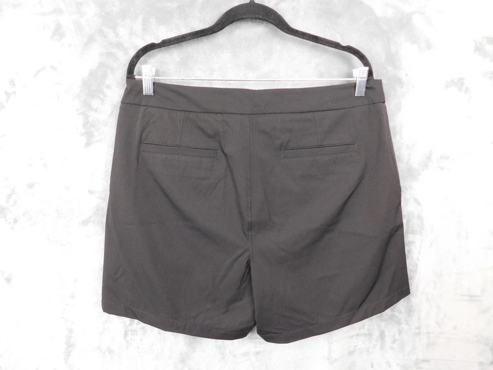 Tommy Bahama Shorts Womens XL Black Active Performance Golf Tennis Pleated - Image 4 of 4