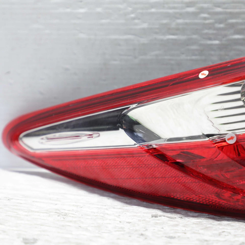 2015-2017 Toyota Camry Quarter Panel Left Side Tail Light OEM 8156006640 - Image 3 of 4