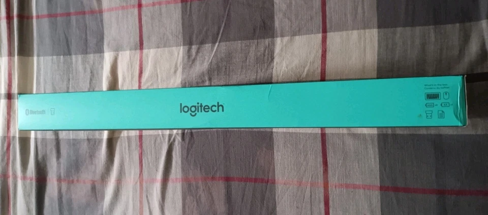 Logitech MK825 Wireless Keyboard and Mouse Combo  - Image 2 of 4