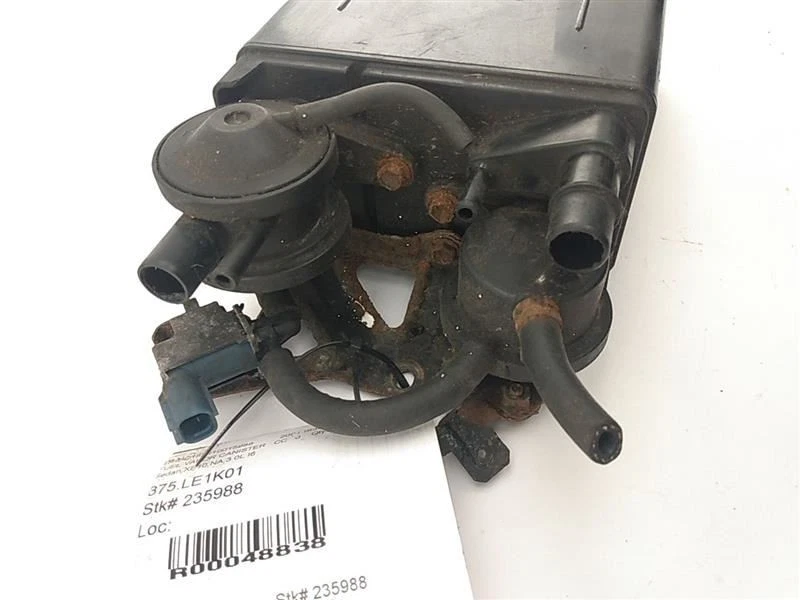 Bote de evaporación de vapor de combustible Lexus IS300 SEDÁN 2001 2002 2003 2004 2005 Foto 2 de 4