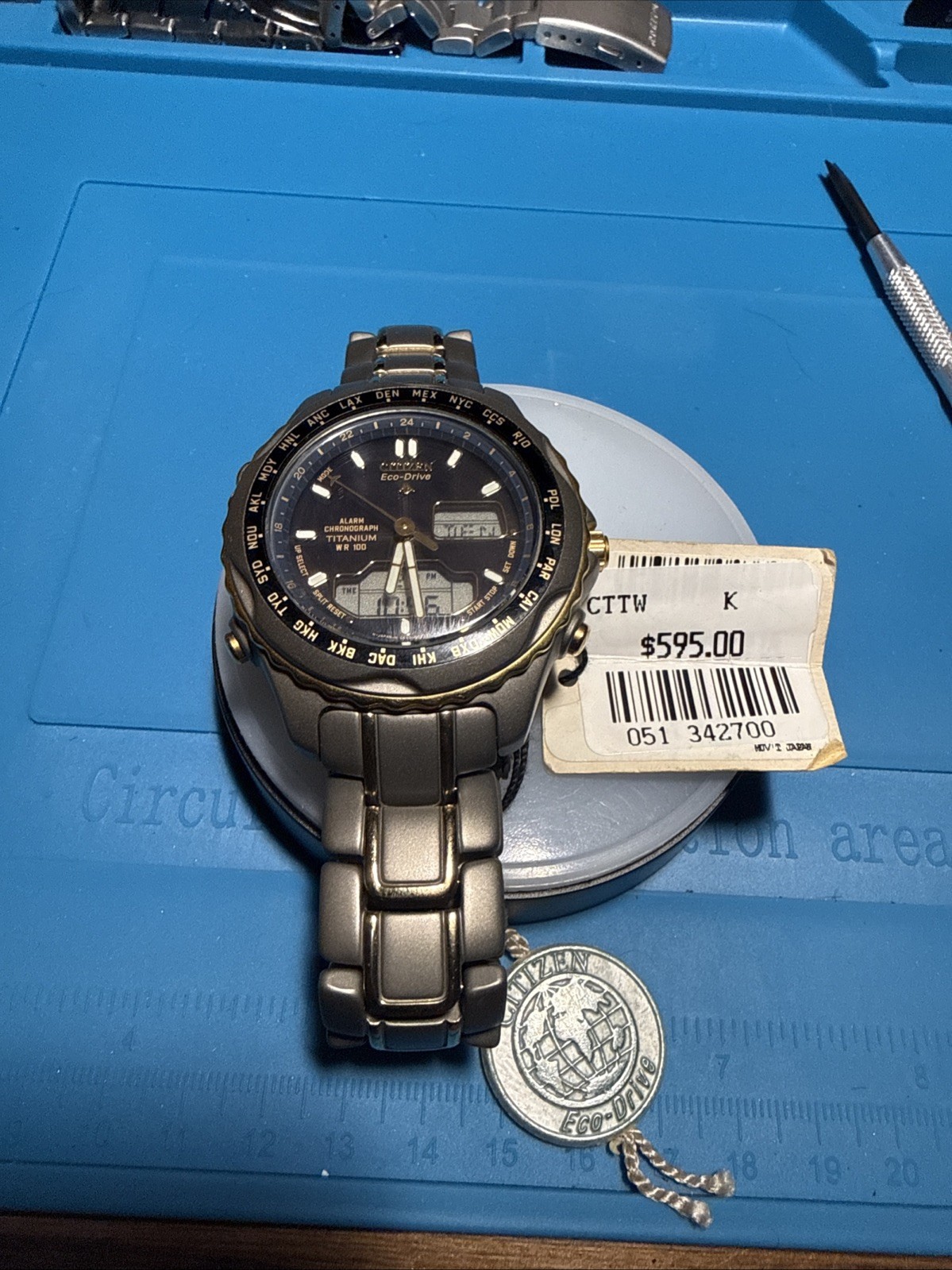 Vintage Men's Hang Running C605-00567 Eco-Drive Citizen Tags Perfectly Titanium - vintagewatches.pk