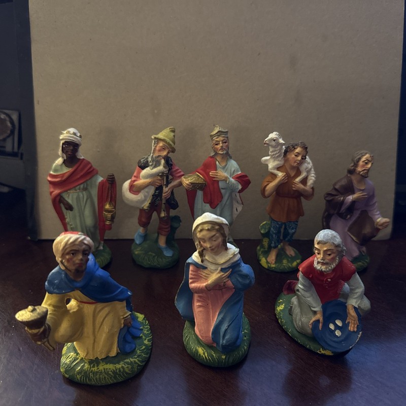 vintage figurines knick knacks for a Christmas nativity set 