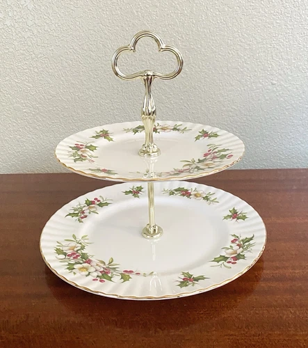 Vtg Royal Albert Winter Rose Garden Christmas Rose 2 Desert Plates