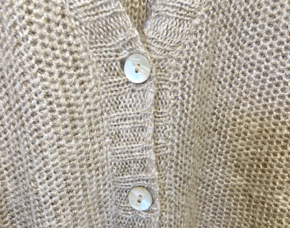 Cárdigan corto minimalista suéter Eileen Fisher M avena cuello en V mohair de lujo Foto 3 de 4