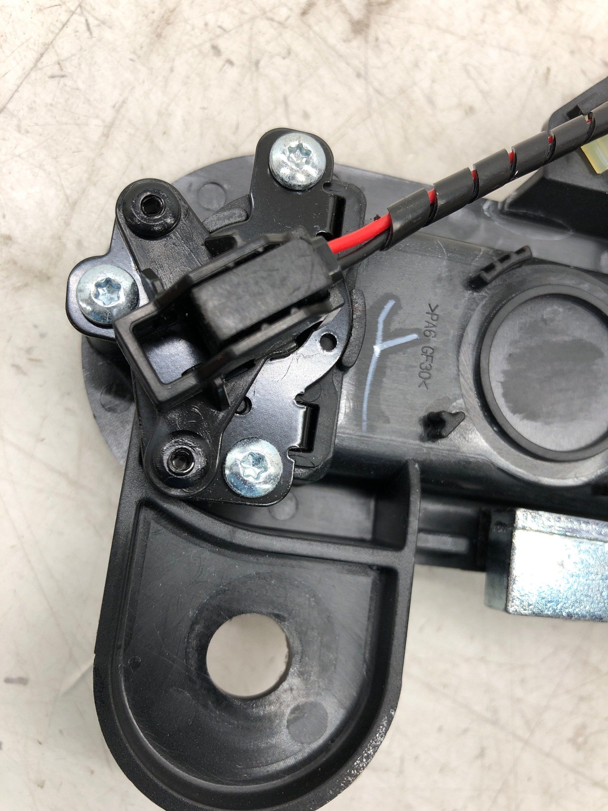 2020-2023 ASTON MARTIN VANTAGE RIGHT EXTERIOR DOOR HANDLE CRIMSON (6075AM) OEM